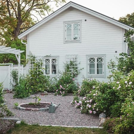 Enköping Vallby Cottage מראה חיצוני תמונה