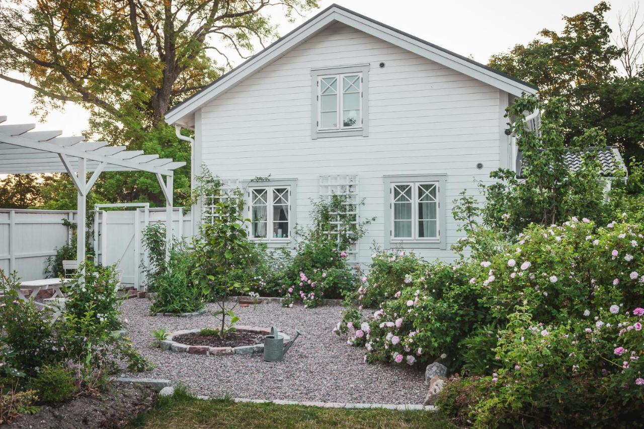 Enköping Vallby Cottage מראה חיצוני תמונה
